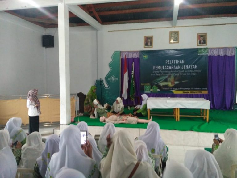 Menyambut Harlah NU ke 97, Fatayat NU Bawang Adakan Pelatihan Pemulasaraan Jenazah