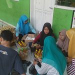 PELAJAR NU DESA SURODADI BATANG , BAGIKAN SEMBAKO KE WARGA SEKITAR