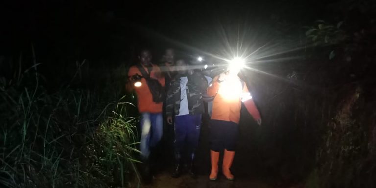 Banser – Bagana Satkoryon Bawang Evakuasi Tiga Pendaki Pemula di Gunung Prau