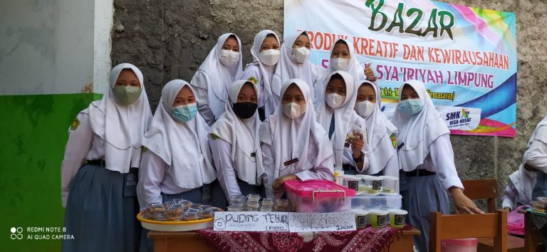 Unjuk Kreatif Produk Makanan, SMK Al Sya’iriyah Limpung Gelar Bazar Kewirausahaan