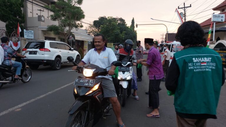 Syiar Nahdlatul Ulama Kecamatan Limpung Melalui Ta’jil On The Road