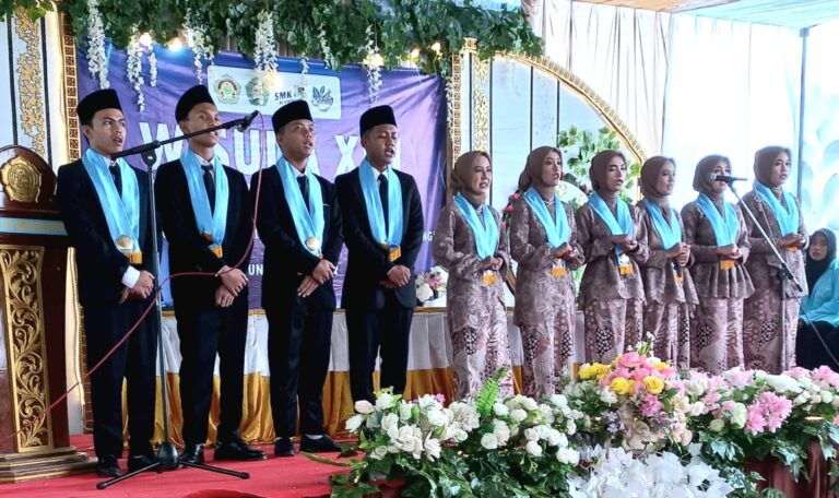 SMK Al Sya’iriyah Cetak Ahli Farmasi yang Hafal Alfiyah