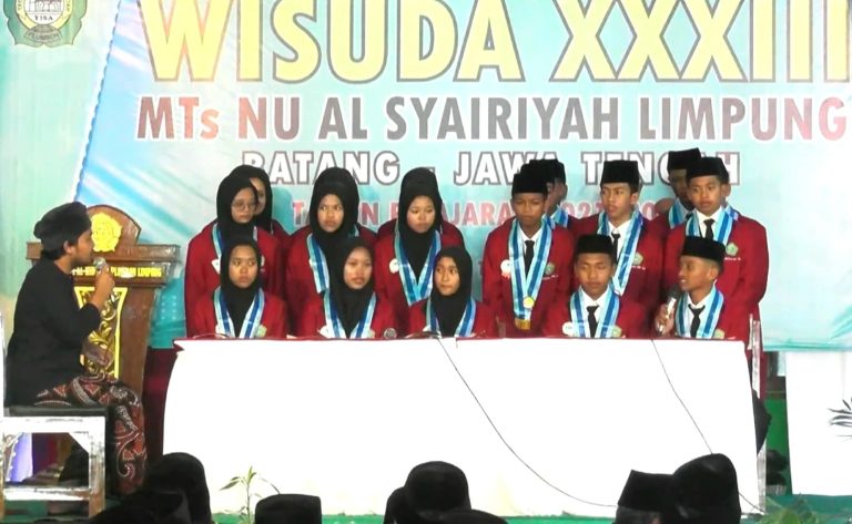 Tampilkan Kemampuan Baca Kitab Kuning, Wisuda MTs NU Al Syairiyah Dapat Apresiasi Kemenag Batang