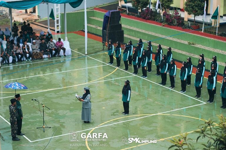 Guyuran Hujan Tak Surutkan Semangat Peserta Diklatsar Garda Fatayat NU SATKORCAB Batang