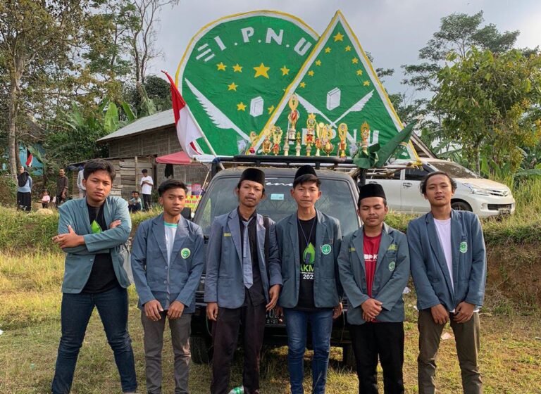 Aktif Kegiatan Masyarakat, IPNU IPPNU Desa Surjo, Bawang Turut Meramaikan Karnaval