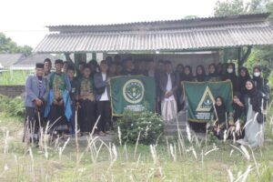 Pelajar NU Sidorejo Batang Ziarah ke Makam Pendiri IPNU dan IPPNU