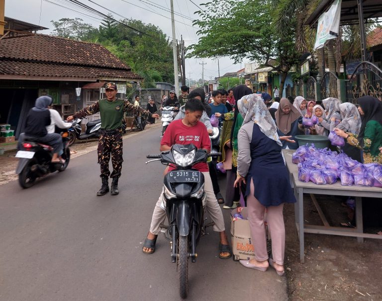 Bulan Ramadhan, NU Desa Pretek Bagikan 1.000 Paket Takjil